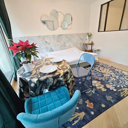 Arc De Triomphe 2 Min Walk Elegant