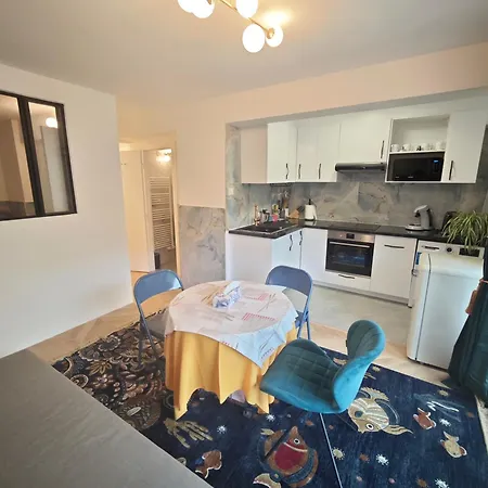 Arc De Triomphe 2 Min Walk Elegant